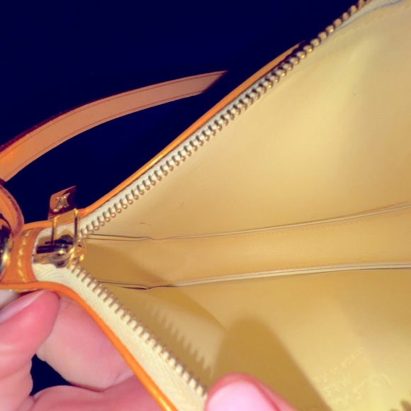 AUTHENTIC Vintage LV Vernis Lexington Monogrammed Pouchette - Picture 2 of 13